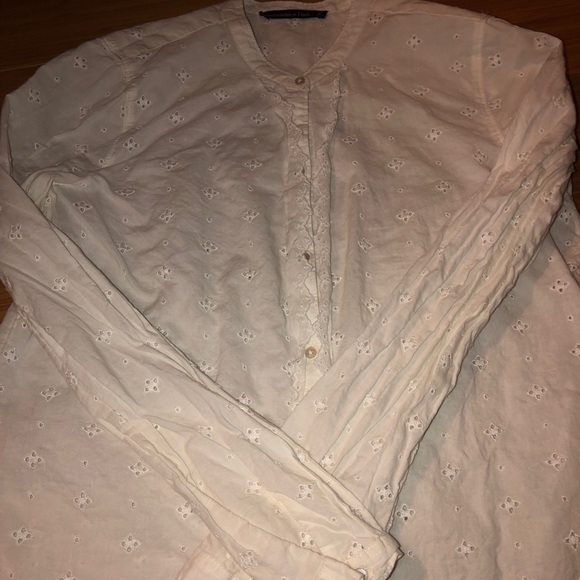 Abercrombie & Fitch small eyelet button down blouse white-very feminine - Picture 5 of 6